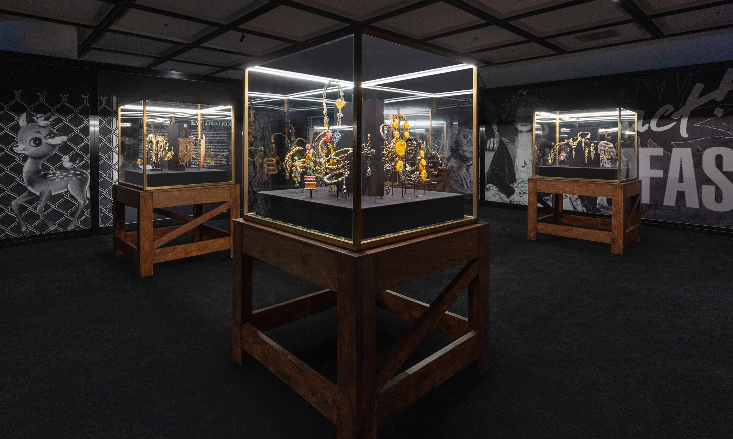 Vivienne Westwood & Jewellery — Nomad Exhibitions